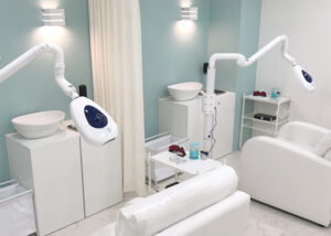 ホワイトニングカフェ岡山店の悪い口コミからいい口コミまで解説